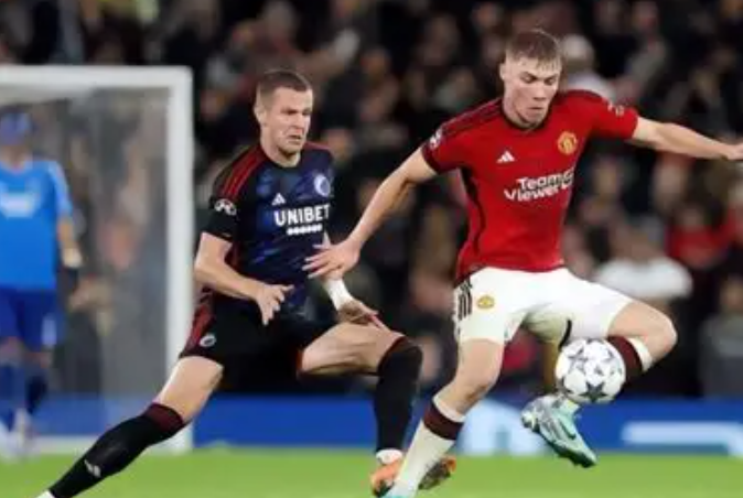 <a href='/news/tag/1130782.html' style='color: blue;'>霍伊伦</a>闪耀意甲：那不勒斯新锋霸的崛起与转会风云