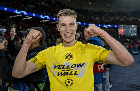 多特蒙德欧冠附加赛戏剧性出局，红牌判罚引争议